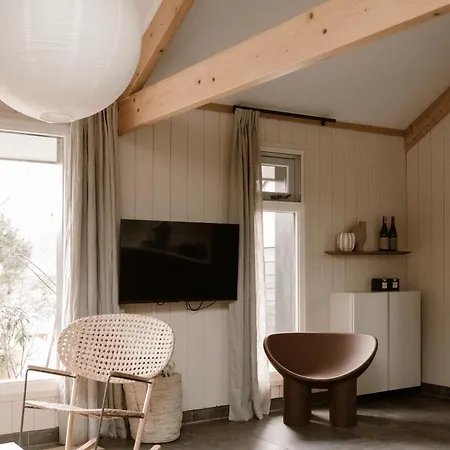 Getaway - Farm House + Hottub Сasa de vacaciones
